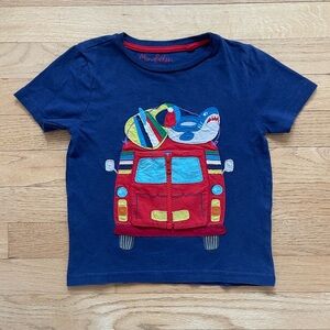 MINI BODEN VGUC Embroidered Appliqué Dog Going to the Beach Zip Flap Shirt